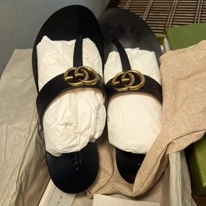 Gucci Women’s GG thong slippers
